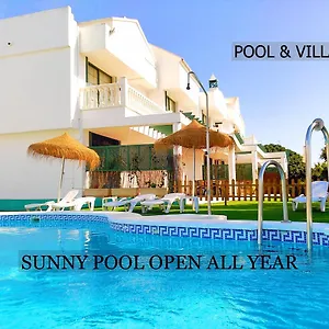 roquetas-beach-and-playa-serena-golf-village.es-andalucia.com/
